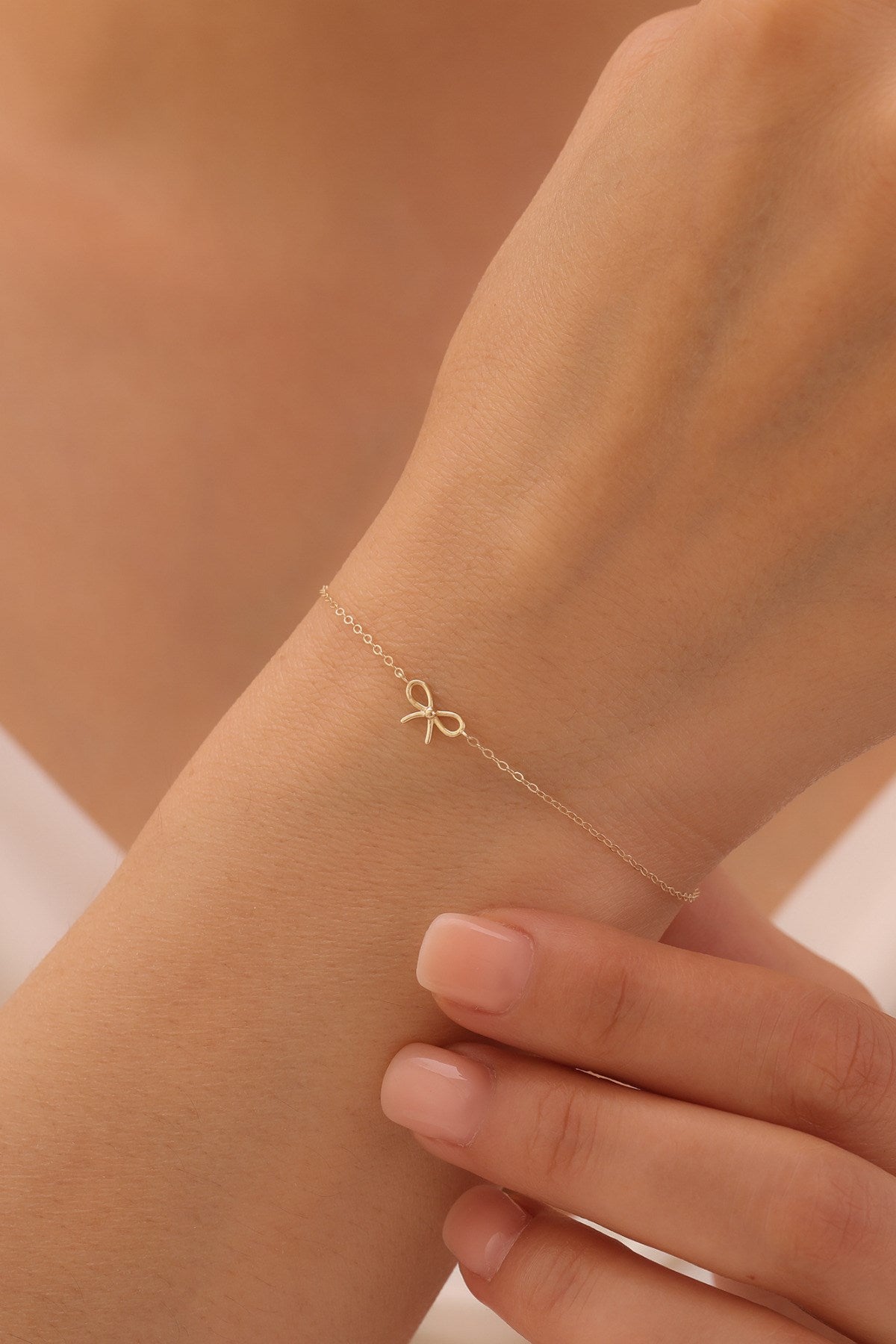 14 Ayar Altın Minimalist Fiyonk Kurdele Bileklik