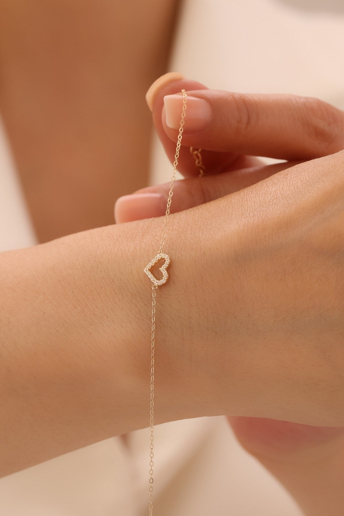 14 Ayar Altın Kadın Minimal Taşlı Kalp Bileklik