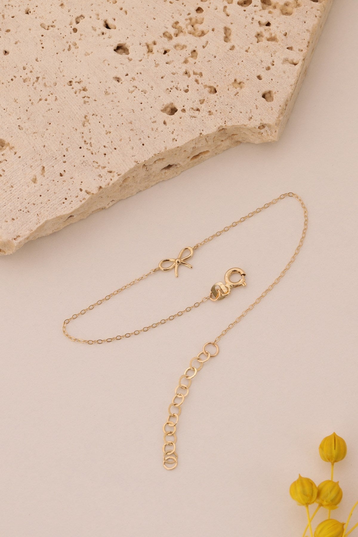 14 Ayar Altın Minimalist Fiyonk Kurdele Bileklik