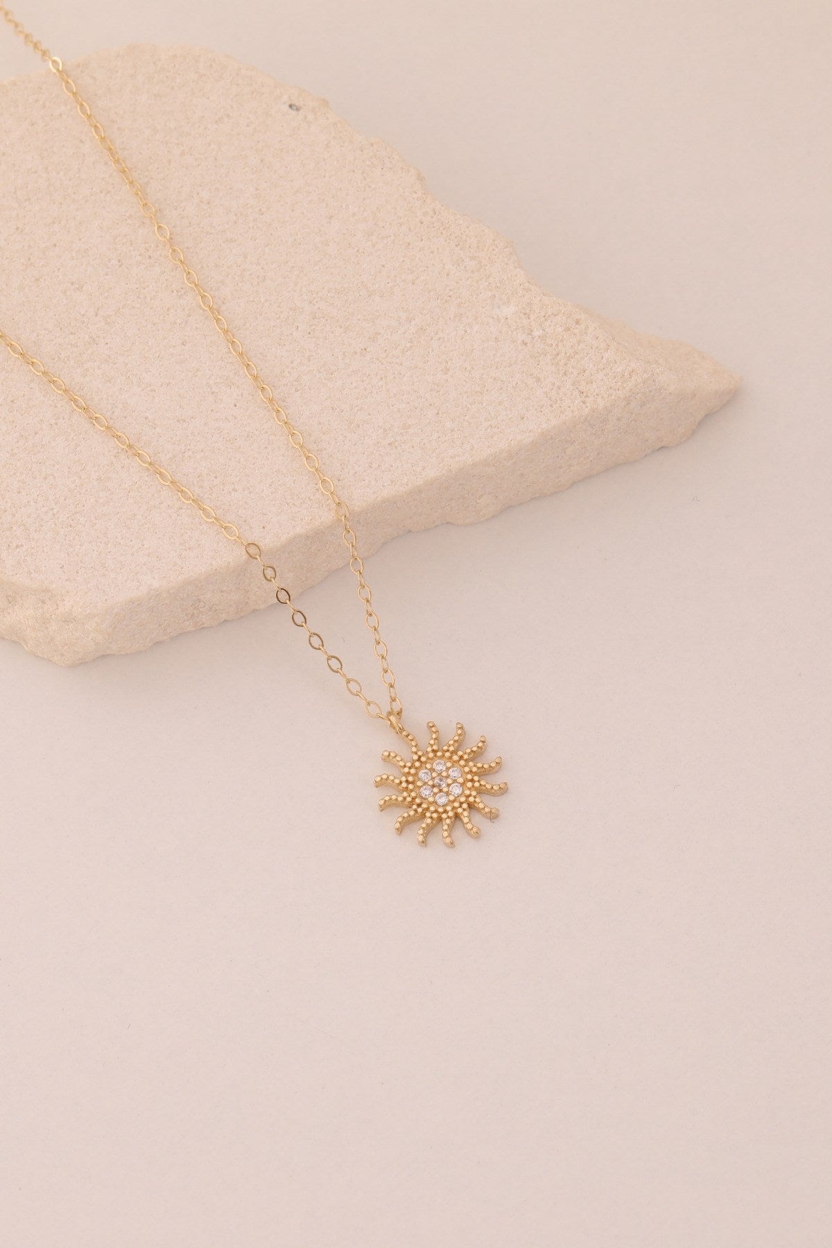 14 Ayar Altın Zirkon Taşlı Güneş Kolye