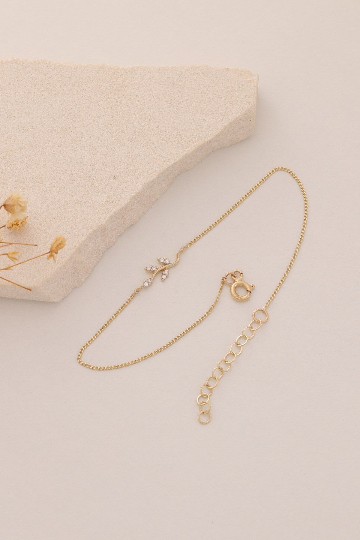 14 Ayar Altın Zirkon Taşlı Zarif Filiz Dalı Bileklik