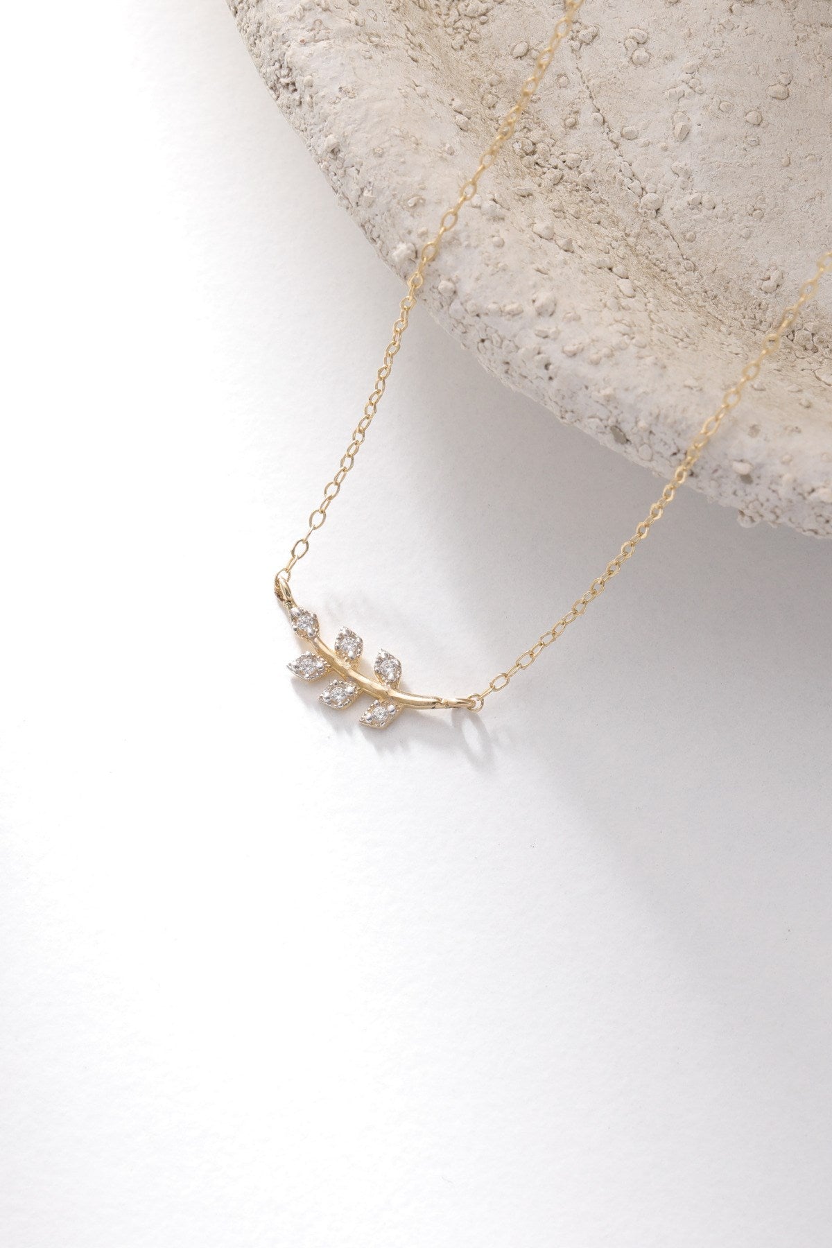 14 Ayar Altın Zirkon Taşlı Zeytin Dalı Kolye